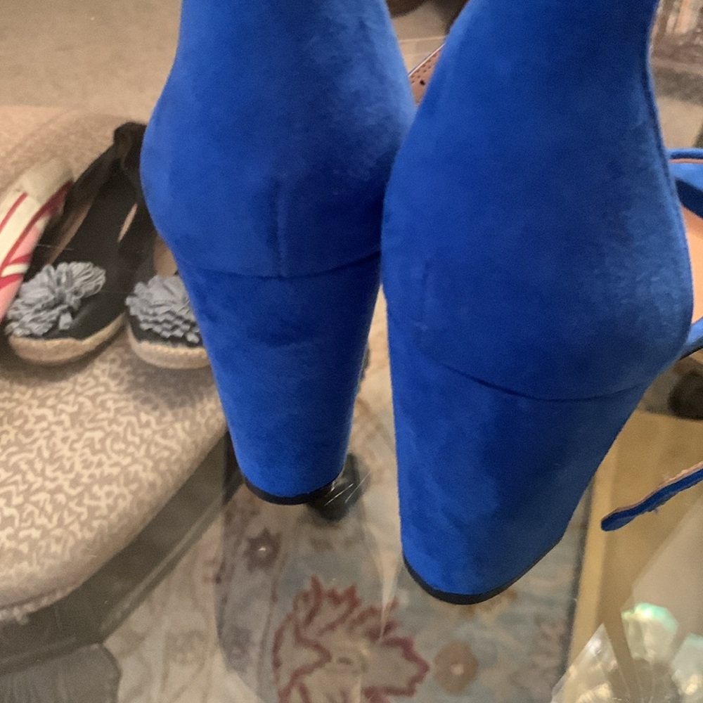 Beautiful Rich blue ankle strap heels - Picture 3 of 4